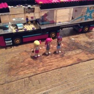 LEGO-Friends-tourbus-review-mamablogger-