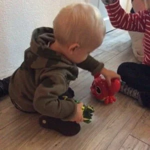 Pak-de-Krab-Little-Tikes-review-mama-blogger-mamablogger-1