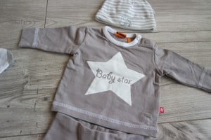 eerste-babykleertjes-Milan-mama blogger-mama-blog-baby-