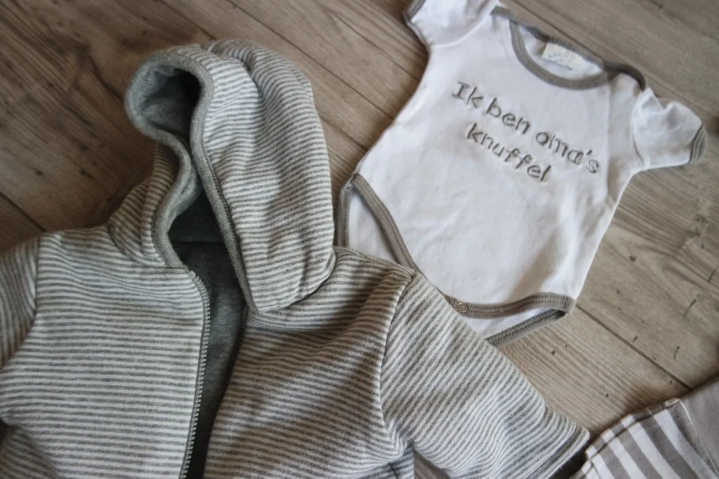eerste-babykleertjes-Milan-mama blogger-mama-blog-baby-