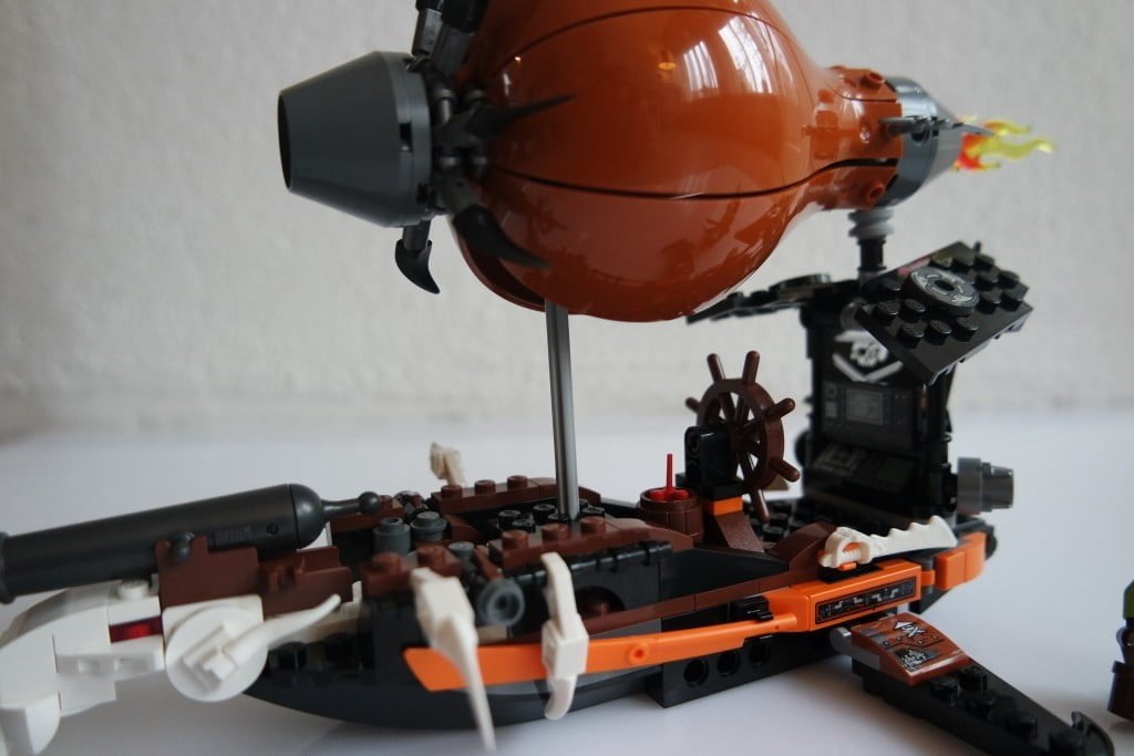 Review | LEGO® Ninjago Raid Zeppelin 70603