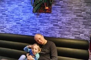 glow in the dark_midgetgolf_review_rotterdam_mamablogger_mama_blog_persoonlijk_