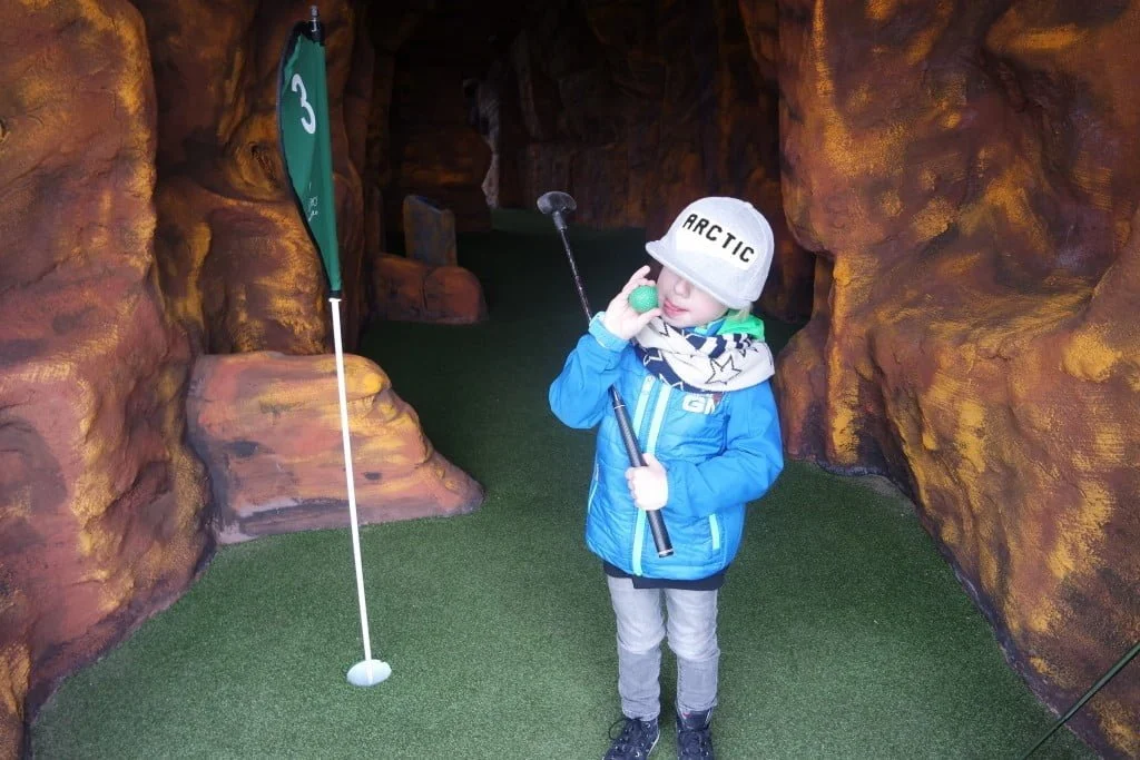 mamablogger_familyblogger_jurassic_golf_review_gouda_adventure_park_tip_dagje_weg_gezin