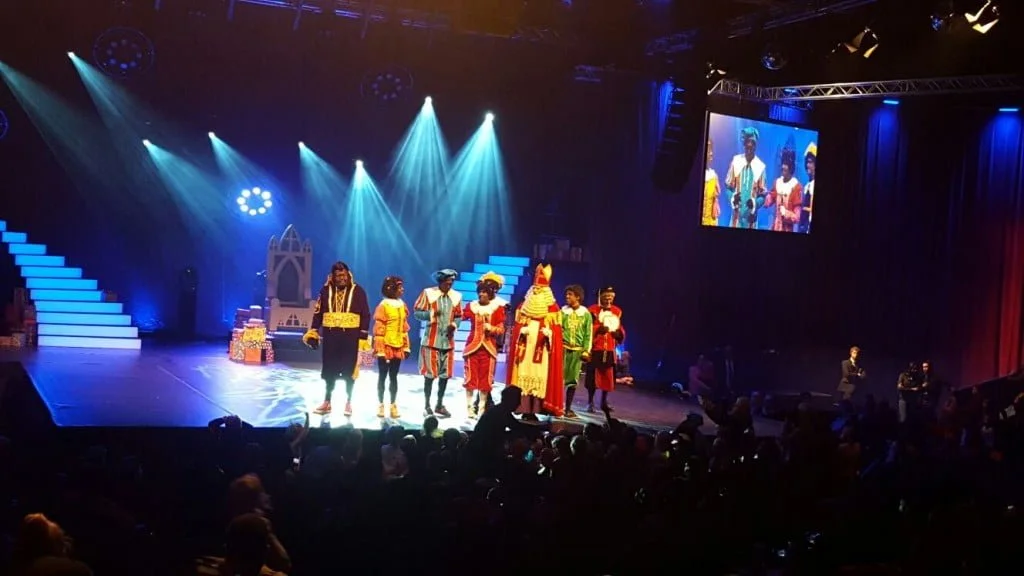 grote club van Sinterklaasfeest_verslag_Ahoy_Rotterdam_review_2016_sinterklaas_