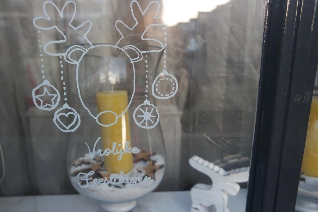 krijtstifttekening_badschuim_mamablogger_kerst_krijtstift_raamtekening_mamablogger_diy_budget_