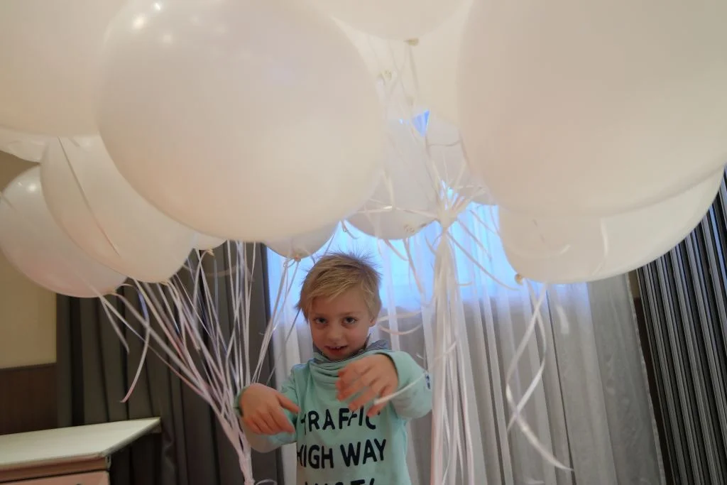 novotel bedtime stories_Brussel_mamablogger_weekendje weg_trein_voorlezen_persreisje_
