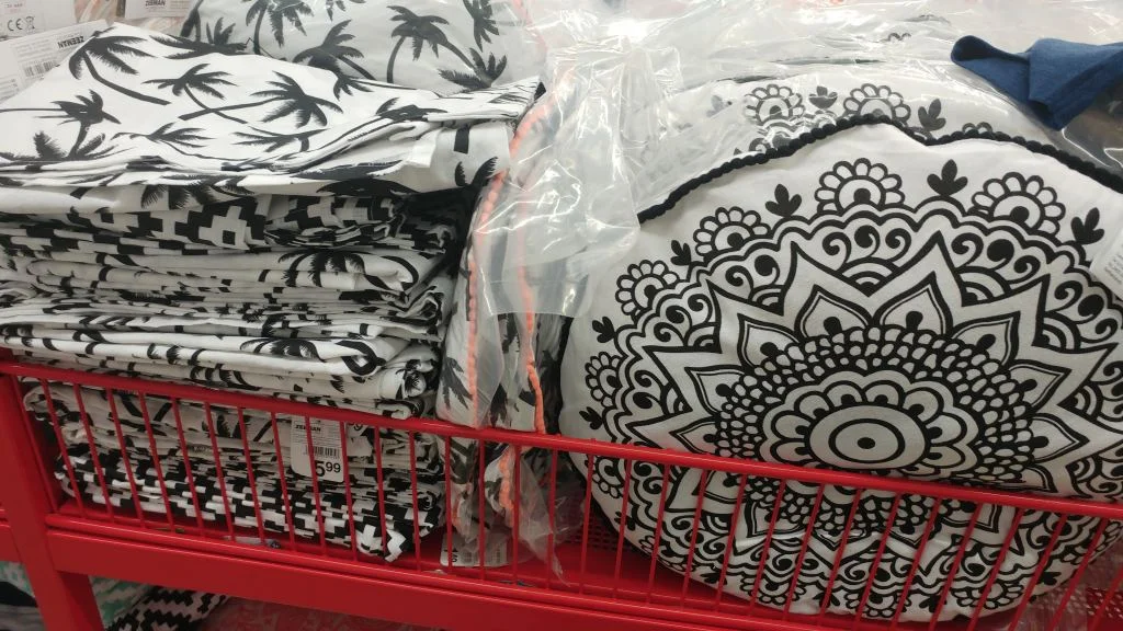 Zeeman_musthaves_stranddoeken_tafelkleden_kussentjes_mamablogger_budget_