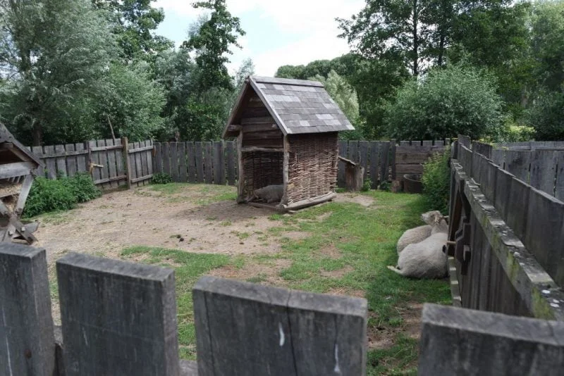 prehistorisch dorp_eindhoven_review_Milans Must Do_dagje weg_blogger_tip_uitje met het gezin_