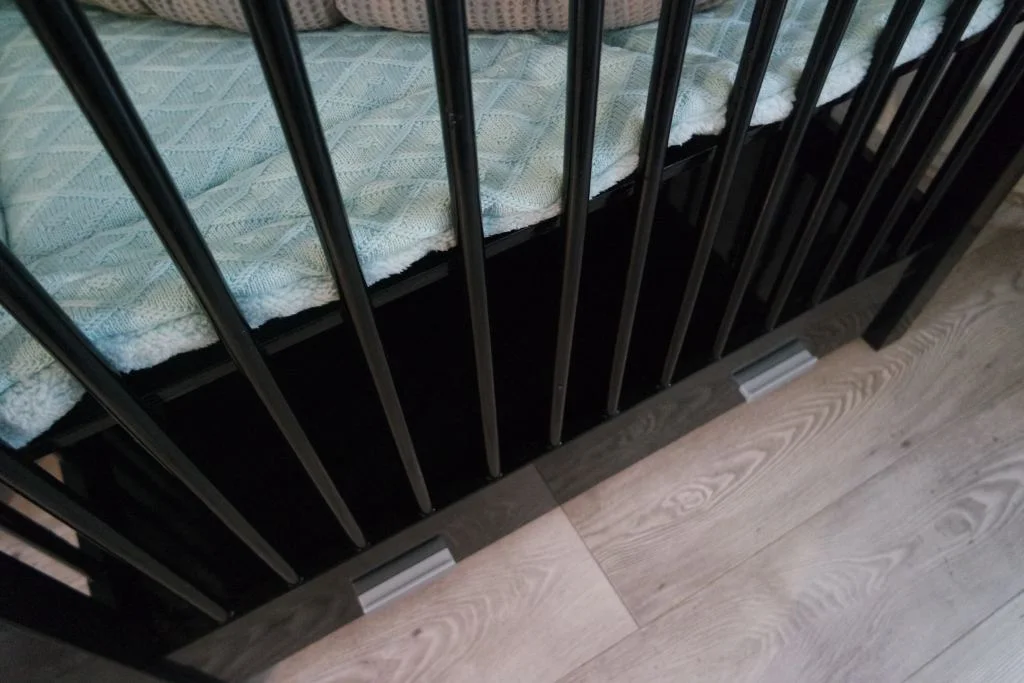 box_zwart_verf_zelf verven_DIY_baby_zwanger_nesteldrang_