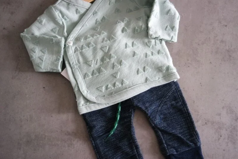 eerste pakje baby_mamablogger_zwanger_baby_babykleertjes_Z8_Noppies_