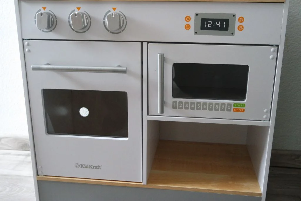 KidKraft houten kinderkeuken_review_Sinterklaas_tip_december_kinderkeukentje_houten keukentje_mamablogger_marisca_
