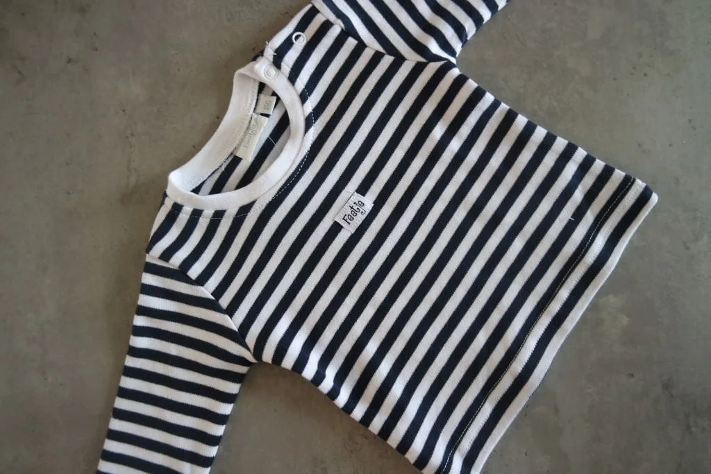 neutrale babykleertjes_effen_zonder print_feetje_noppies_prenatal_babydump_ mamablogger_zwanger_