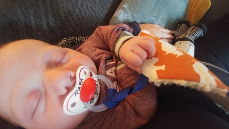 Noddles_Floris Favourites_mamablogger_Marisca_wikkeldoek_knuffelkruik_