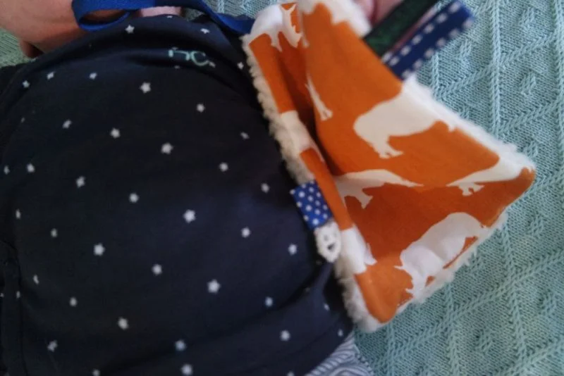 Noddles_Floris Favourites_mamablogger_Marisca_wikkeldoek_knuffelkruik_