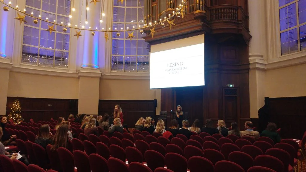 lezing_annic_elise_van_wonderen_koepelkerk_amsterdam_mamablogger_