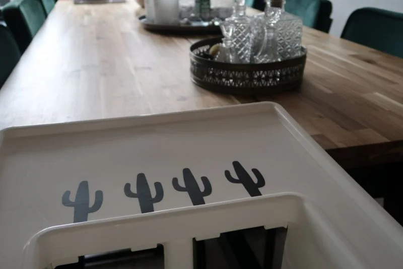ikea_antilop_kinderstoel_DIY_zwart/wit_scandinavisch_interieur_mamablogger_marisca_