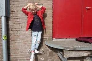 gekleurde_spijkerjasjes_kinderkleding_kidsfashion_mamablogger_marisca_