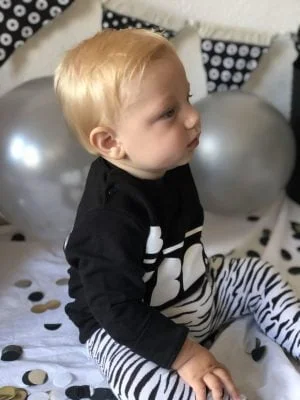 birthday boys_decor_fotoshoot_mamablogger_verjaardagen_uitnodigingen_zwart/wit_