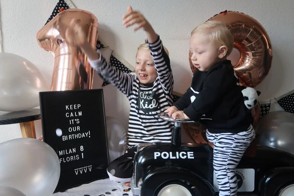 Birthday Boys | Zelf een fotoshoot doen voor de uitnodigingen!