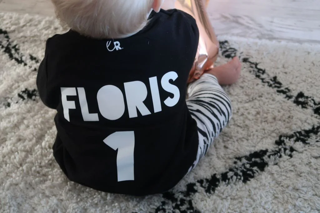 birthday_boys_Milan_Floris_1jaar_thema_kleding_zwart_wit_little_rockstar_