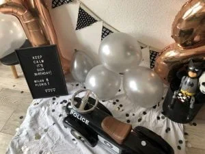 birthday boys_decor_fotoshoot_mamablogger_verjaardagen_uitnodigingen_zwart/wit_