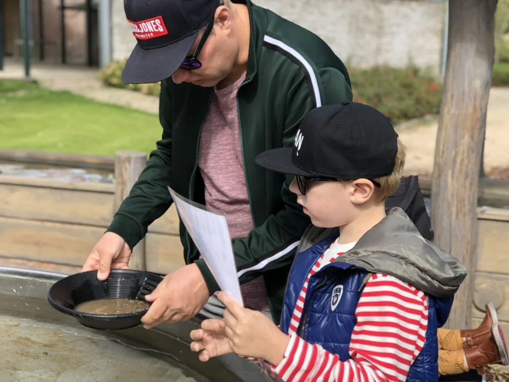 review_jurassic_mining_gouda_mamablogger_tip_dagjeweg_budget_uitje_goud zoeken_