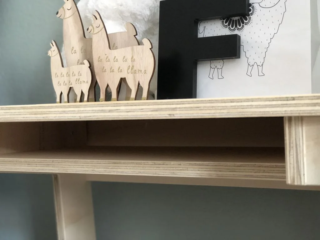Box_eruit_schoolburreautje_aap_noot_mies_van stoer hout_mamablogger_interieur_zithoekje_Kwantum_alpaca_