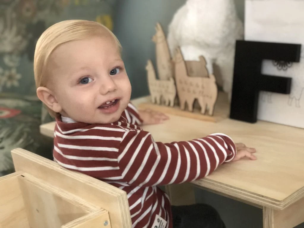 Box_eruit_schoolburreautje_aap_noot_mies_van stoer hout_mamablogger_interieur_zithoekje_Kwantum_alpaca_