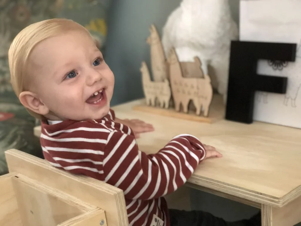 Box_eruit_schoolburreautje_aap_noot_mies_van stoer hout_mamablogger_interieur_zithoekje_Kwantum_alpaca_