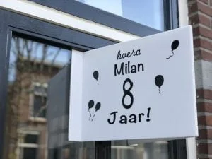 DIY_makelaarsbord_eigen tekst_verjaardagen_plotter_mamablogger_