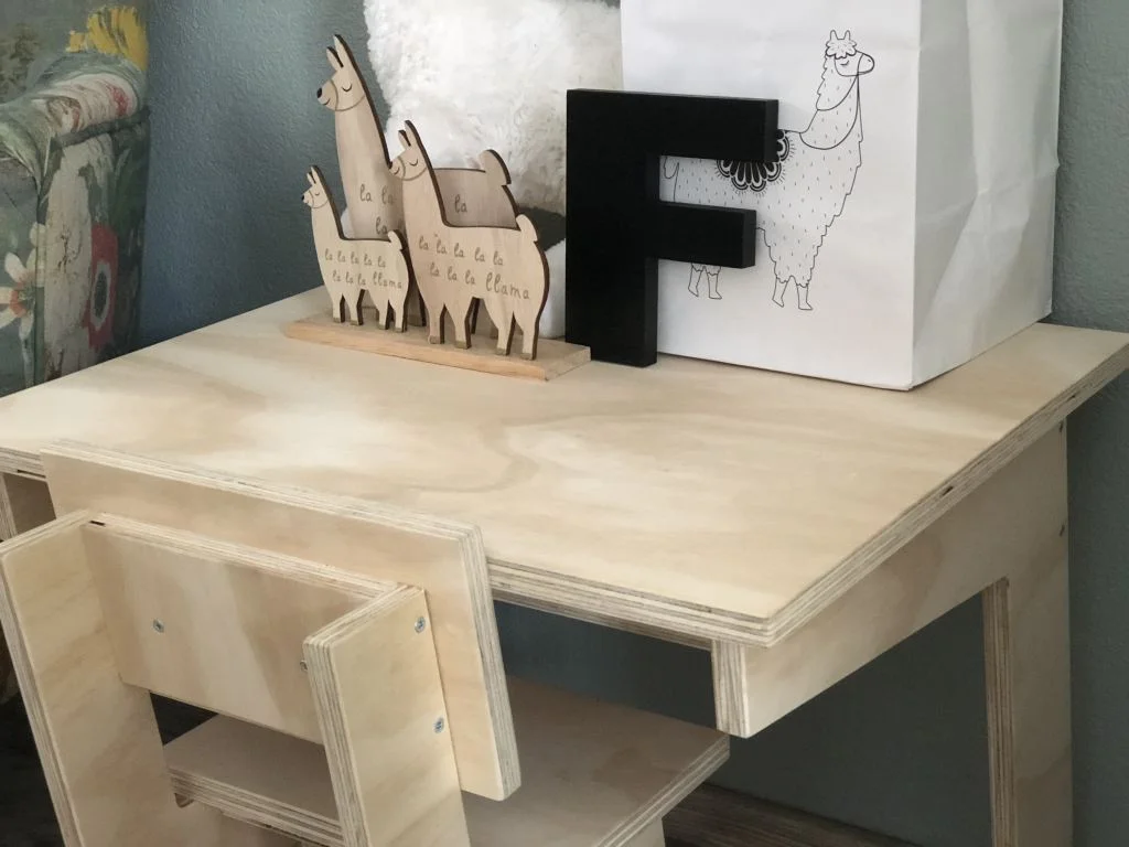 Box_eruit_schoolburreautje_aap_noot_mies_van stoer hout_mamablogger_interieur_zithoekje_Kwantum_alpaca_