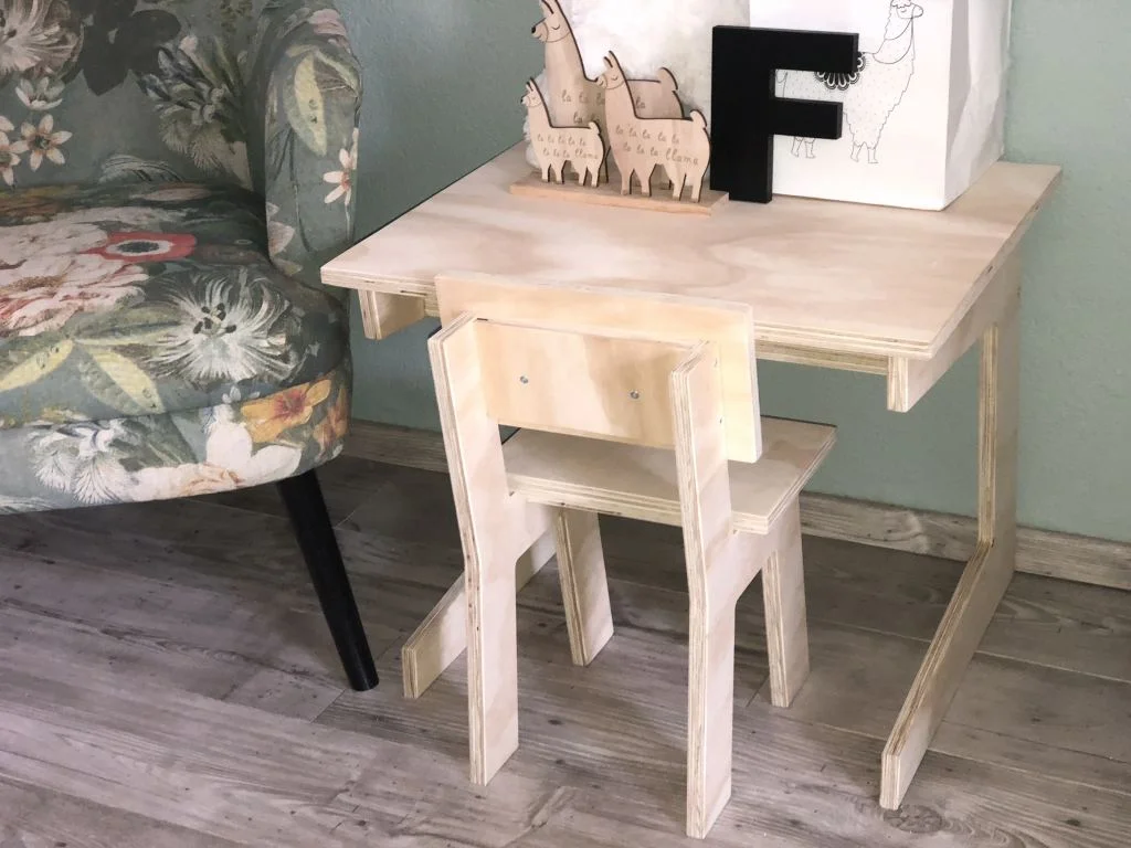Box_eruit_schoolburreautje_aap_noot_mies_van stoer hout_mamablogger_interieur_zithoekje_Kwantum_alpaca_