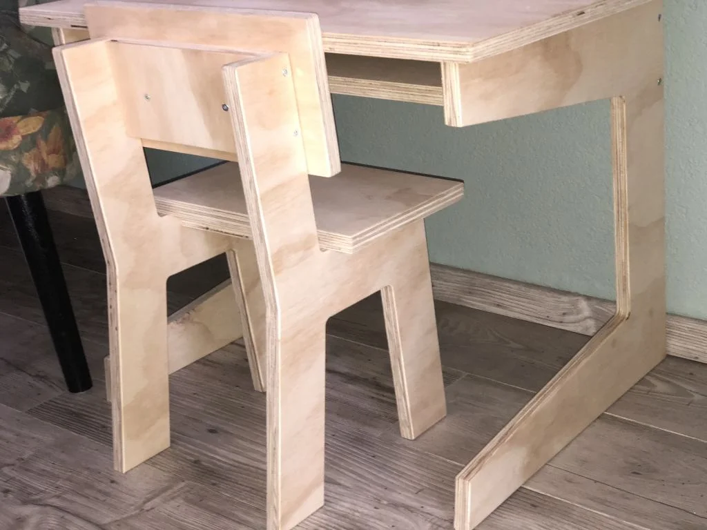 Box_eruit_schoolburreautje_aap_noot_mies_van stoer hout_mamablogger_interieur_zithoekje_Kwantum_alpaca_