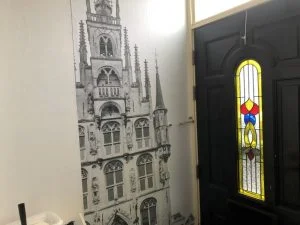 make-over_halletje_interieur_zwart_wit_fotobehang_stadhuis_gouda_