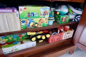 speelgoedwinkel_speelgoedkast_antiek_mamablogger_speelgoed interessant_