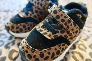 top_flop_sneakers_ali express_mamablogger_review_ugly sneaker_panterprint_gucci_bee_look-a-like_