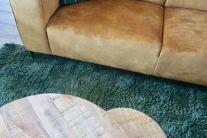 cognackleurige_bank_mamablogger_interieur_kinderen_vlekken_