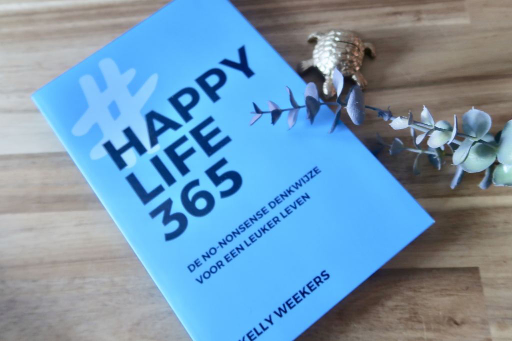 lifestyle_boeken voor moeders_5x_happy life 365_schoolpleinmoeders_kies positief_mindset_mamablogger_
