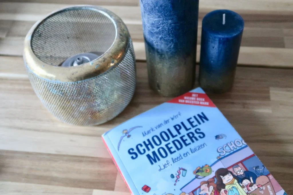 lifestyle_boeken voor moeders_5x_happy life 365_schoolpleinmoeders_kies positief_mindset_mamablogger_