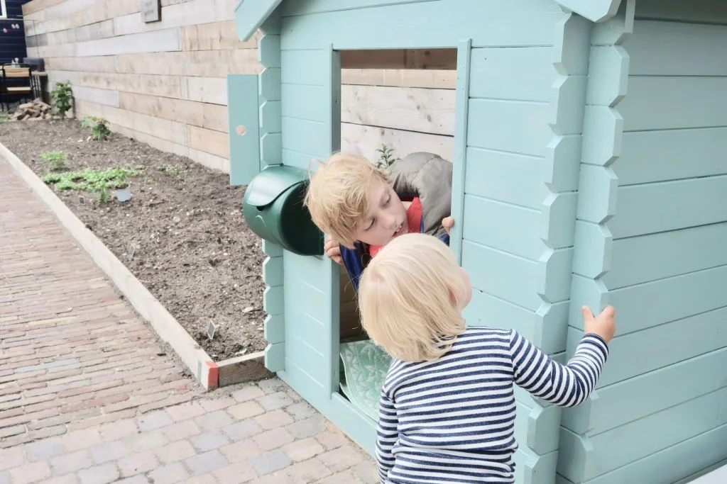 speelhuisje_hout_intratuin_tuin_mamablogger_make-over_tuinhuisje_