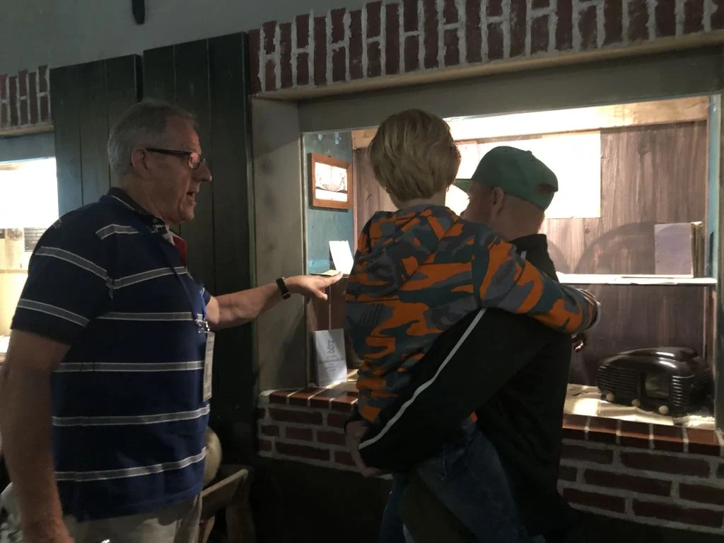 achter de schermen_zomer met Art_Mamablogger_Bevrijdende Vleugels_museum_radio_