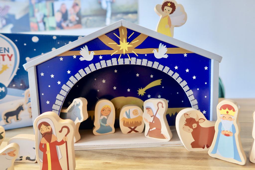 Review | Houten speelgoed van Action inclusief de te gekke houten kerststal