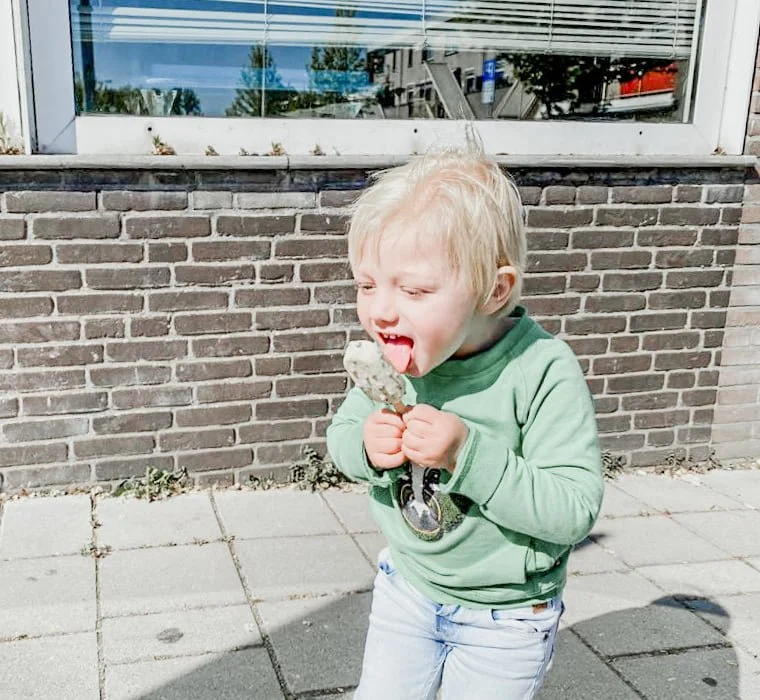https://www.instagram.com/mamablogger.nl/