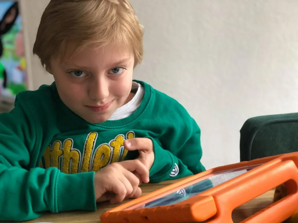 plog_thuiswerken_tulpen uitdelen_huiswerk_werkstuk_mamablogger_persoonlijk_