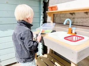 rosa_houten_speelkeuken_speelkeukentje_buitenspeelgoed_mamablogger_review_