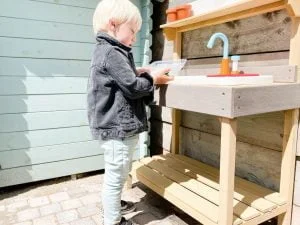 rosa_houten_speelkeuken_speelkeukentje_buitenspeelgoed_mamablogger_review_