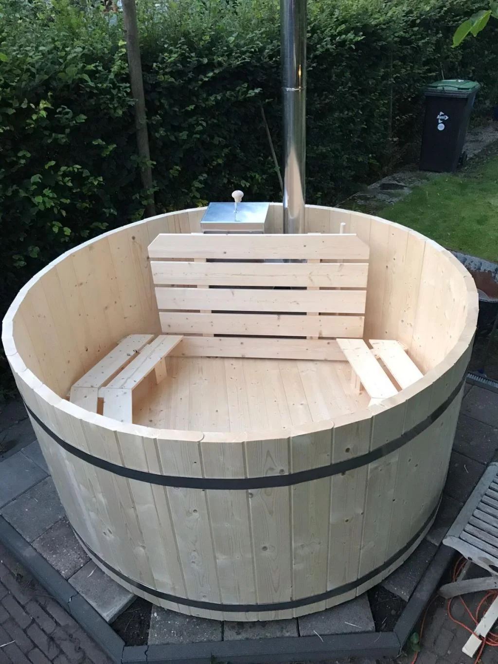 hottub_mamablogger_tuin_staycation_finse hottub_