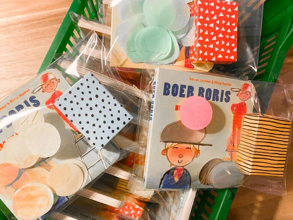 De traktatie met uitdeelboekjes van Floris voor de peuterspeelzaal (3 jaar)