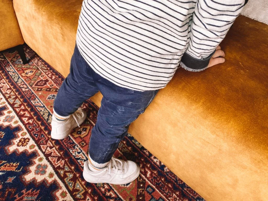 Floris' outfits_mamablogger_kinderkleding_spijkerbroekjes_