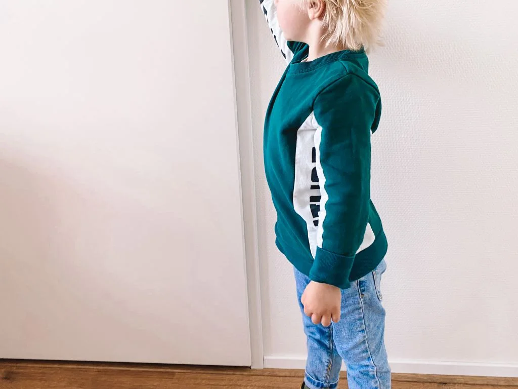 Floris' outfits_mamablogger_kinderkleding_spijkerbroekjes_
